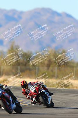 media/Jan-10-2025-CVMA Friday Practice (Fri) [[489e0da257]]/Group 4 and Trackday/Session 5 (Turn 7)/